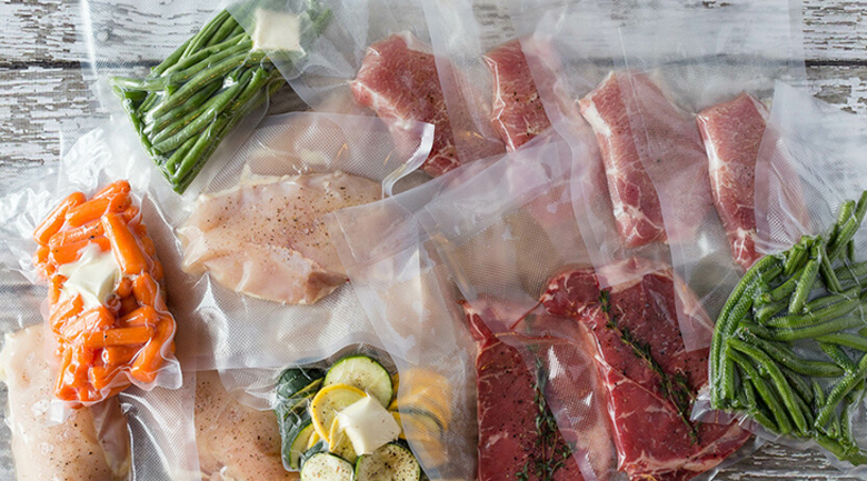 Liệt kê 7 ứng dụng của máy hút chân không bạn nên biết 2 Ứng dụng của máy hút chân không là bảo quản thực phẩm